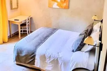 Hotel Hôtel Le Mas Des Grès & Restaurant Sous Les Platanes