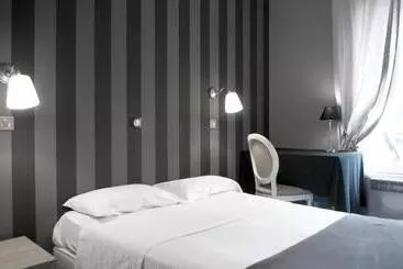 ホテル Logis Hôtel Du Théâtre