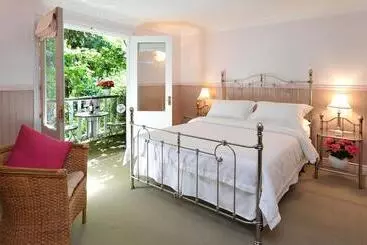 בקתות Clarendon Cottages