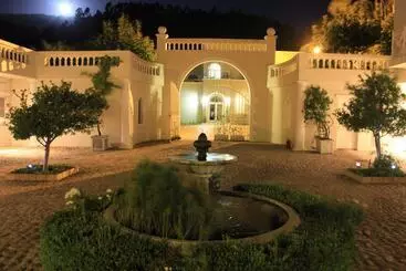 هتل Cascade Country Manor