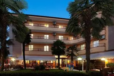 בית מלון כפרי Imperial S