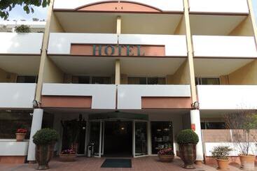 بانگلو Royal Cottage