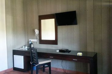 Отель Blue Hill Dive Resort Tulamben