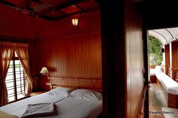 Hotel Paradise Resorts