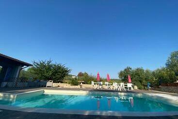 مبيت وإفطار Villa Antonia Con Piscina