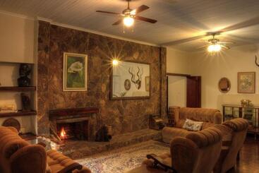 酒店 The Musketeers Lodge