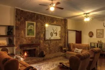 酒店 The Musketeers Lodge