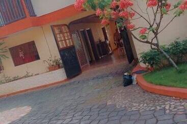 هتل Hostal Cuba Dance Garden