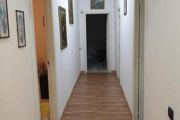 تختخواب و صبحانه A Casa Di Guido