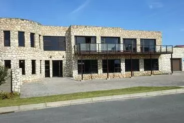 Majatalo Stonehouse On Main