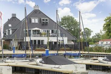 Resort Vakantie Appartement   Sneekermeer