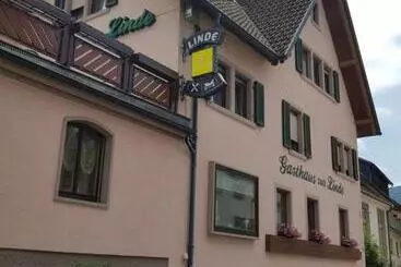 פנסיון Zur Linde