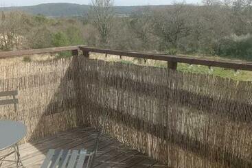 צימר La Chouette Villa, Chambre Mazet De 11m2 Pièce Sous Pente Accés Par Escalier En Bois