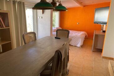 بنسيون La Colline