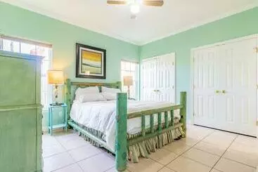 アパートホテル Little Get Away By The Beach ,moondancer