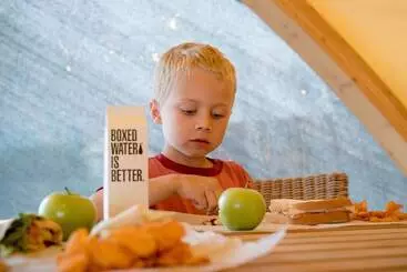 בית מלון כפרי Under Canvas West Yellowstone