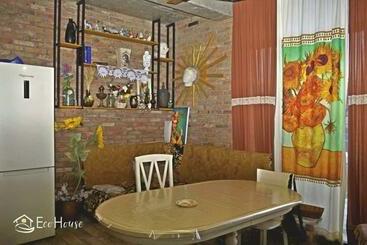 مبيت وإفطار Eco House 16