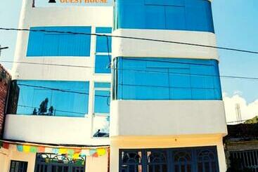 פנסיון Alpino Guest House