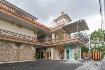 Urbanview Hotel Salsabilah Palembang By Reddoorz