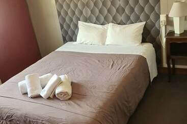 ホテル Hôtel Restaurant Le Picardie