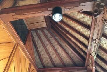 ホテル Made Oka Homestay And Warung