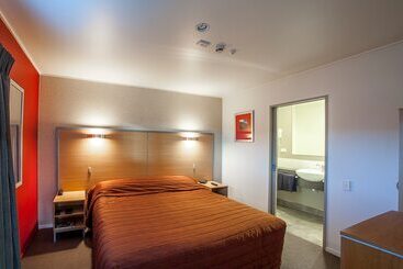 Мотель Landmark Manor