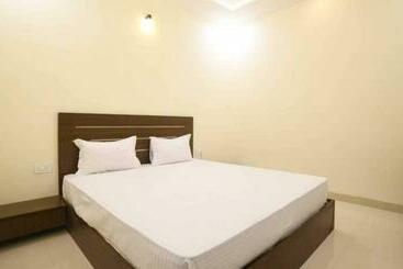 Hotel Spot On 87422 Krishna