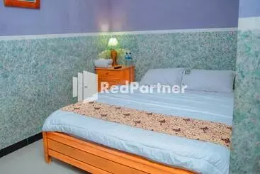 Hotel Flamboyan Asri Syariah Mitra Reddoorz Near Kampung Inggris Pare