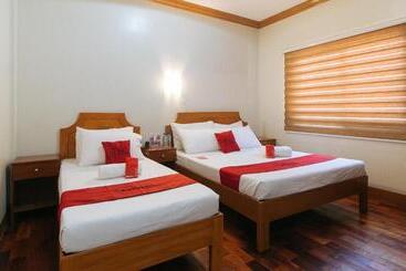 Reddoorz Premium @ Nick Hotel Gerona Tarlac