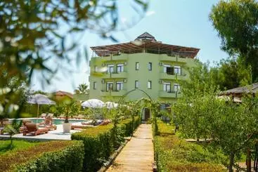 Hotel Paradise Laguna Vain