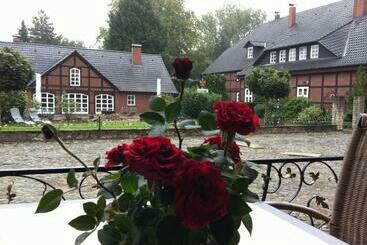 Отель Das Village House In Volkse