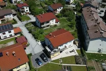 پانسیون Apartment And Room Anica