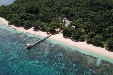 Coral Eye Boutique Resort And Marine Outpost