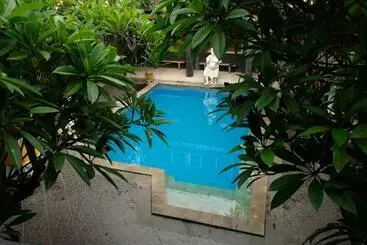 Hotel Kerti Beach Bungalow And Restaurant