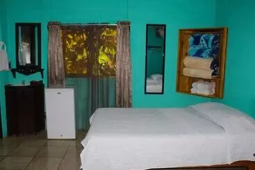 Hotelli Posada Río Celeste La Amistad