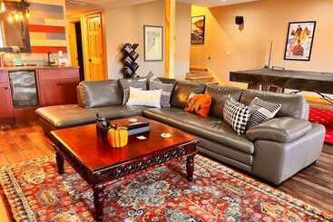 קוטג'' Parhelion Chalet