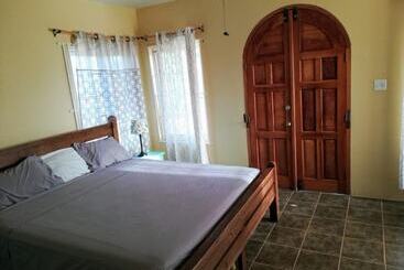 پانسیون Coral Turtle