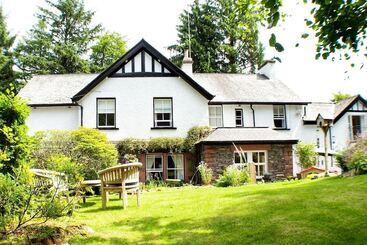 بنسيون Lakes End Guest House