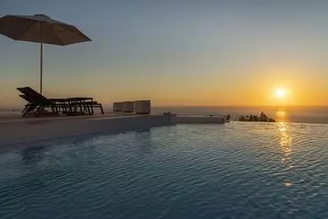 Pension La Maltese Residences