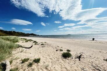 Beautiful Modern Cottage By The Sea In Scotland