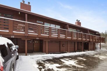 קוטג'' Alpine Manor Retreat Mountain Relaxation