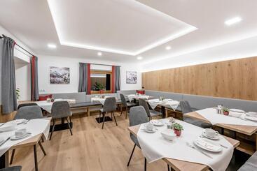 تختخواب و صبحانه Pension Michael