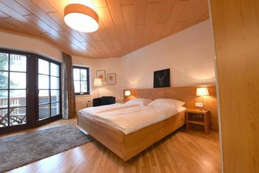 Отель Brunnwald