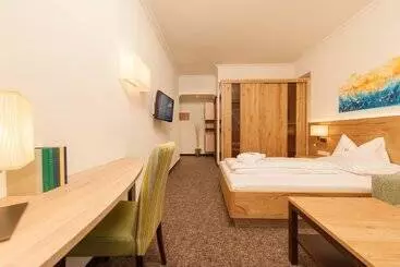 Отель Madeleine