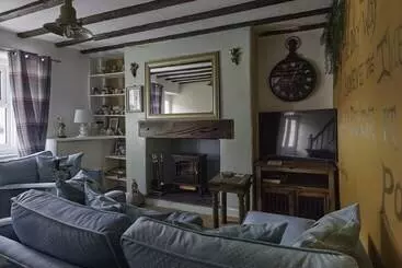 Violets Wonderland Cottage