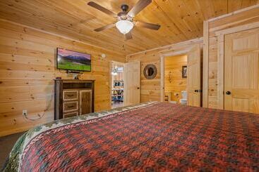 کلبه Bear Necessities 3 Bedrooms, 3 Baths, Sleeps 10 3 Cabin By Redawning