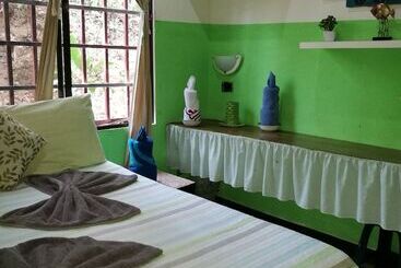 پانسیون Manuel Antonio Comfort Casa Macaow