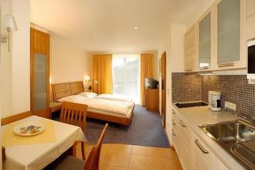 ツーリストアパートメント Aparthotel Tritscher