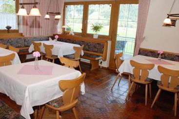 Pension Gästehaus Dorf-anger