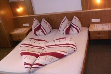 ペンション Gästehaus Bergland